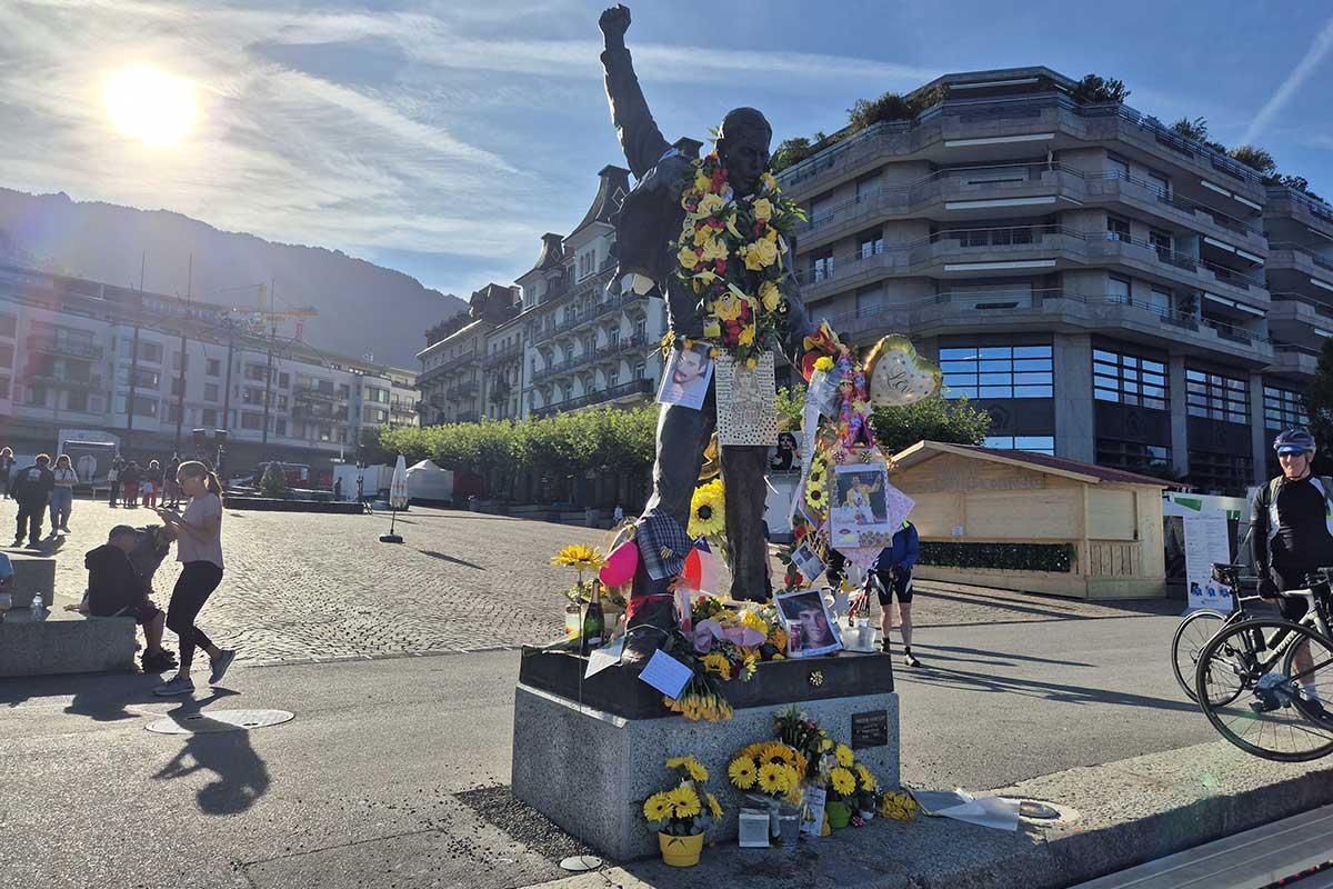 statue Freddie Mercury