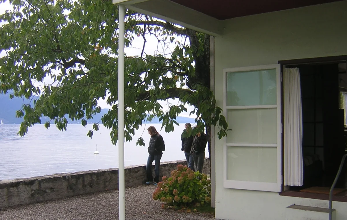 Façade extérieure de la Villa Le Lac de Le Corbusier à Corseaux