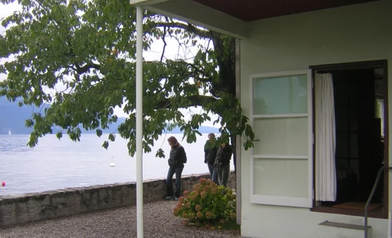 Façade extérieure de la Villa Le Lac de Le Corbusier à Corseaux