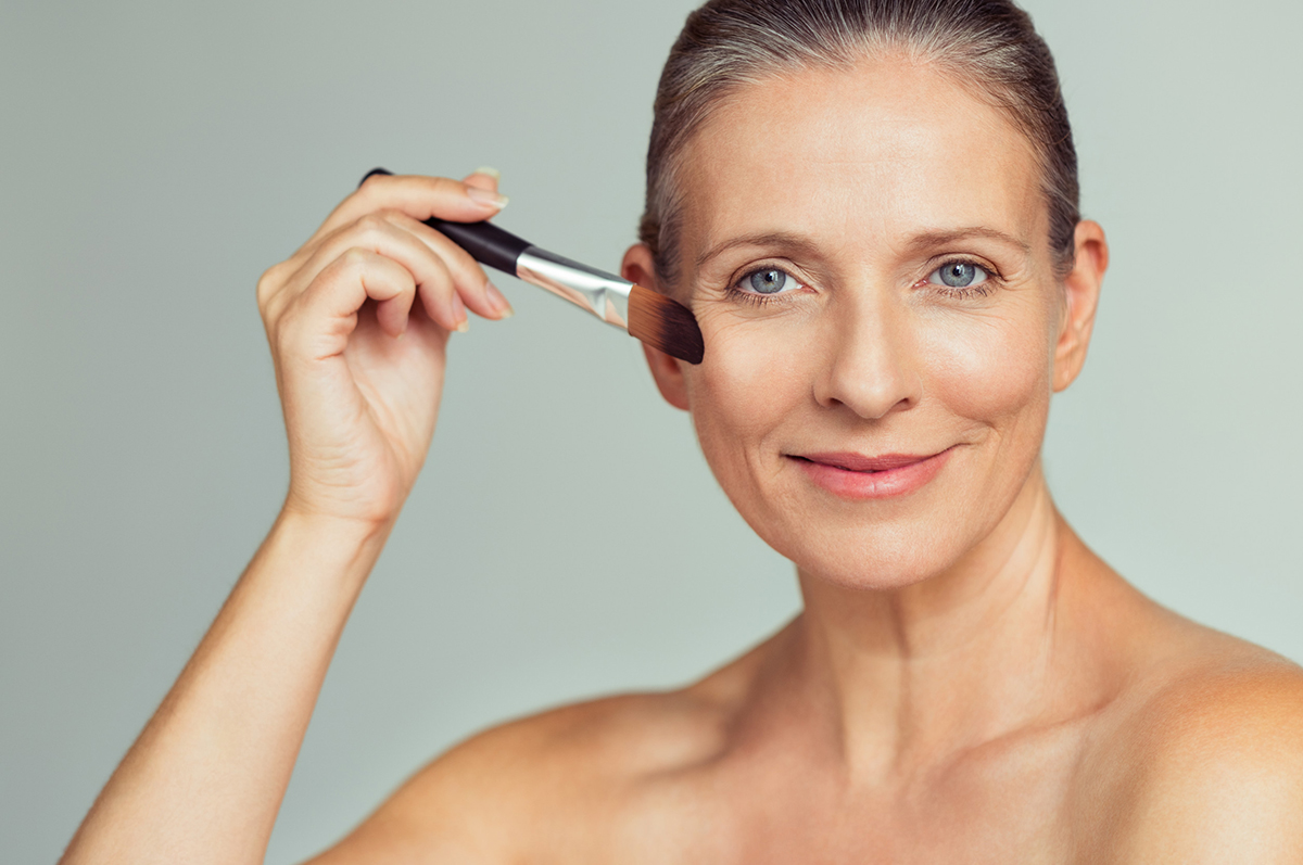 Se maquiller après 50 ans : Nos astuces pour rester jeune grâce à votre make up