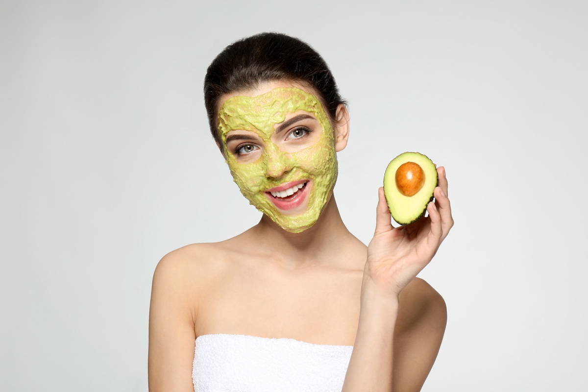 3 masques à l’avocat à faire soi-même pour une peau et des cheveux éclatants
