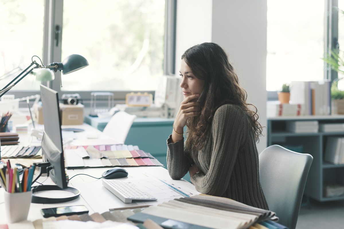 Combien gagne un employé de commerce en Suisse ? Analyse complète des salaires selon expérience, secteurs et régions