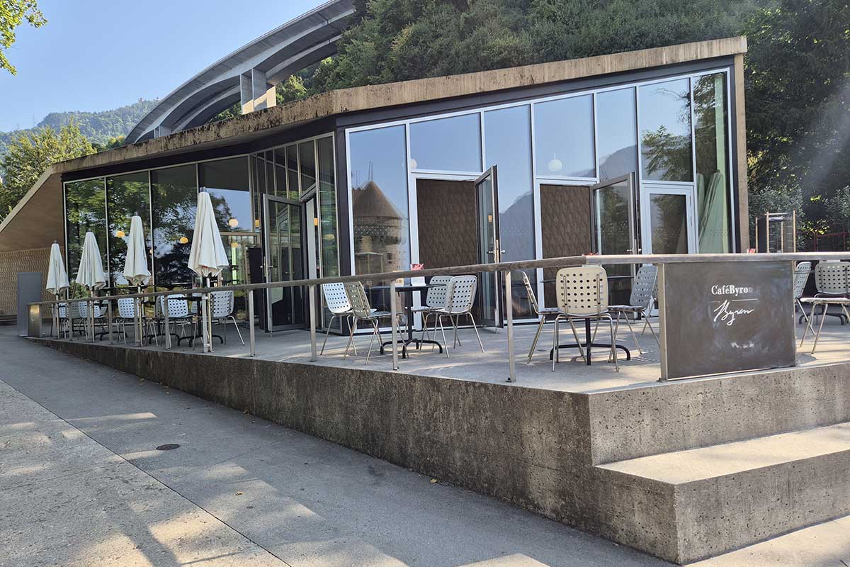 Le Café Byron à Chillon : une halte gourmande à côté du château